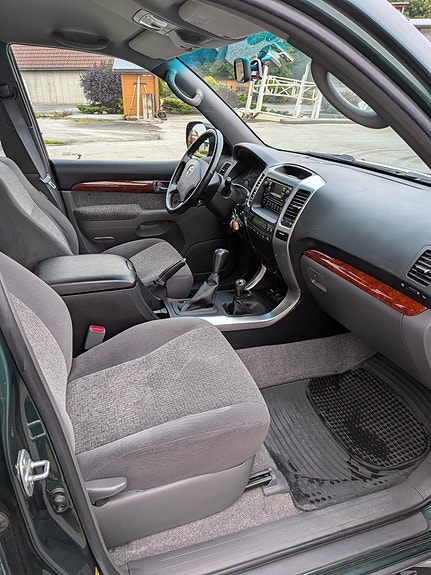Toyota Land Cruiser 10 of 19