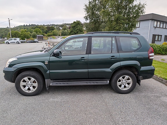 Toyota Land Cruiser 2 of 19