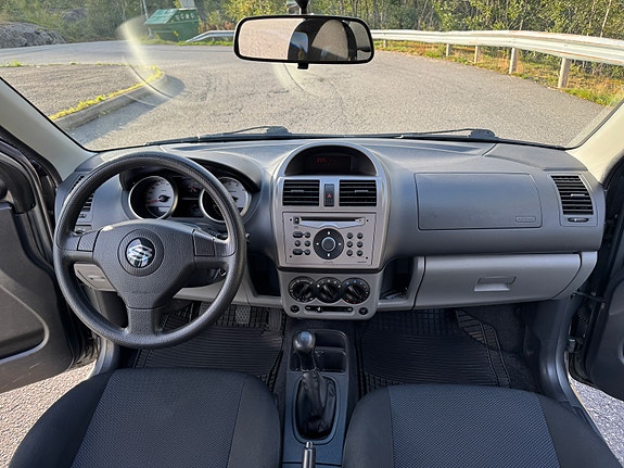 Suzuki Ignis 7 of 10