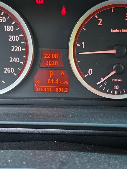 BMW 520d 2 of 12