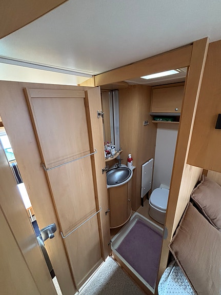 Dethleffs 740 camper 11 of 30