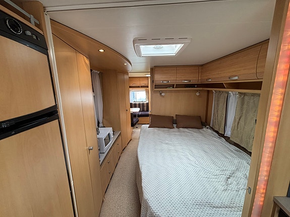 Dethleffs 740 camper 8 of 30