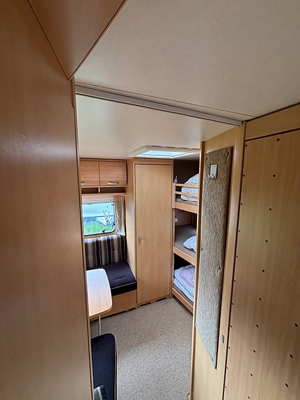 Dethleffs 740 camper 10 of 30