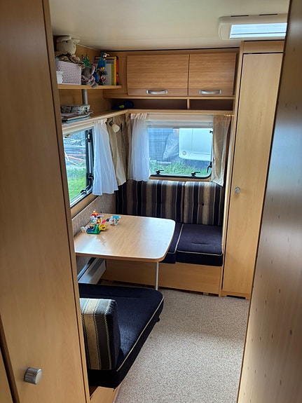 Dethleffs 740 camper 3 of 30