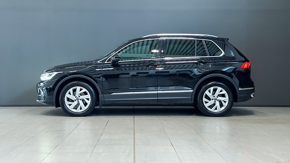 Volkswagen Tiguan 2 of 30