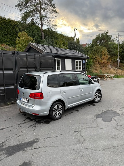 Volkswagen Touran 5 of 22