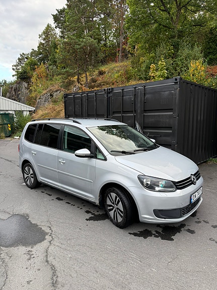 Volkswagen Touran 3 of 22