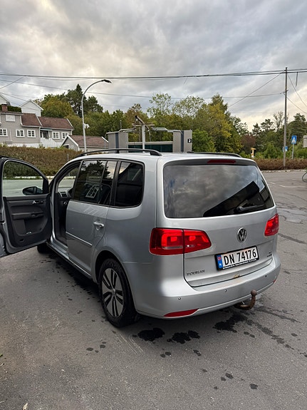 Volkswagen Touran 7 of 22