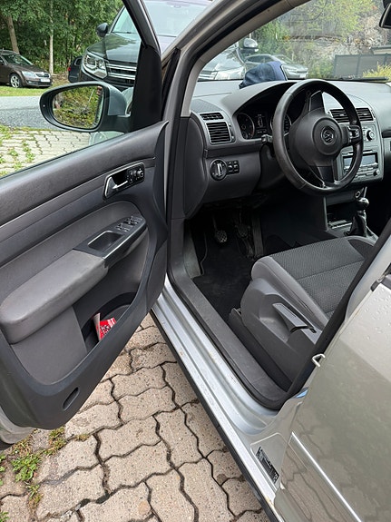 Volkswagen Touran 18 of 22