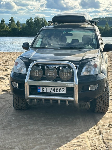 Toyota Land Cruiser 4 of 7