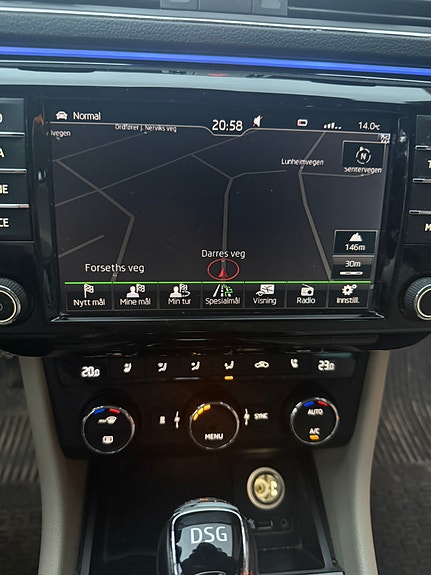 Skoda Superb 14 of 17