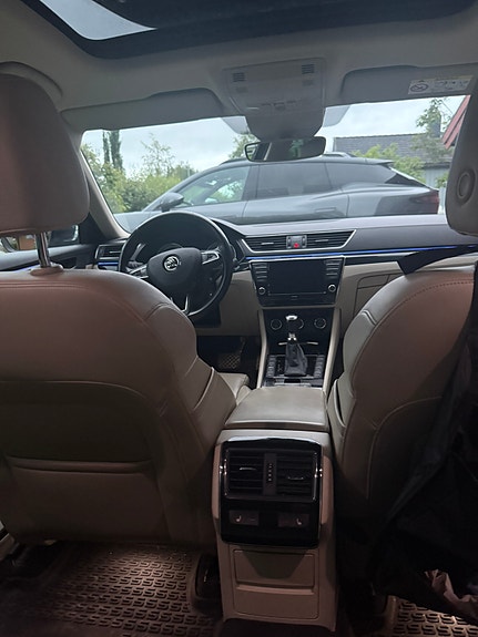 Skoda Superb 16 of 17