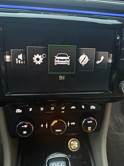 Skoda Superb 15 of 17