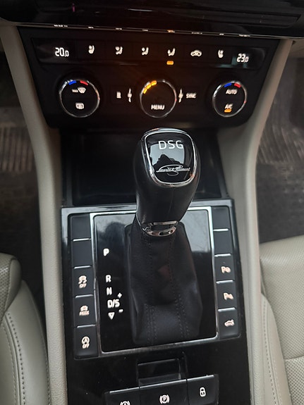 Skoda Superb 12 of 17