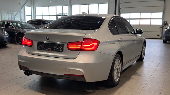 BMW 320 9 of 30