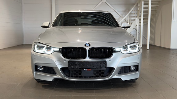 BMW 320 3 of 30