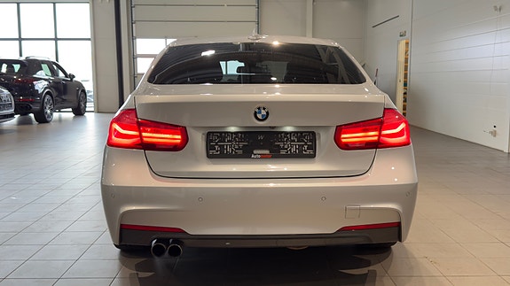 BMW 320 8 of 30