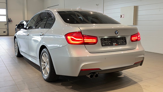 BMW 320 7 of 30