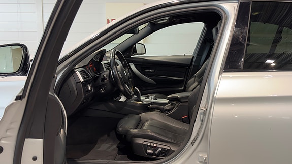 BMW 320 10 of 30