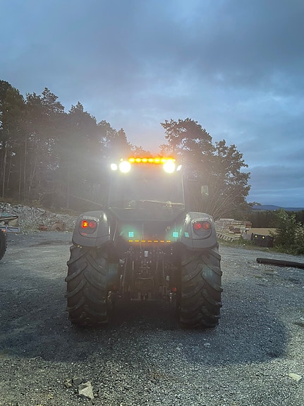 Valtra T180 8 of 13