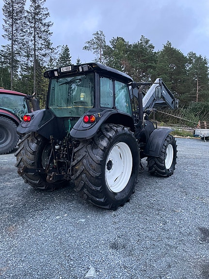 Valtra T180 4 of 13
