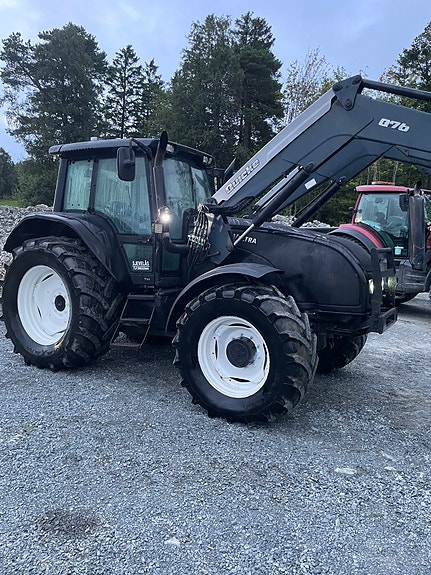 Valtra T180 3 of 13