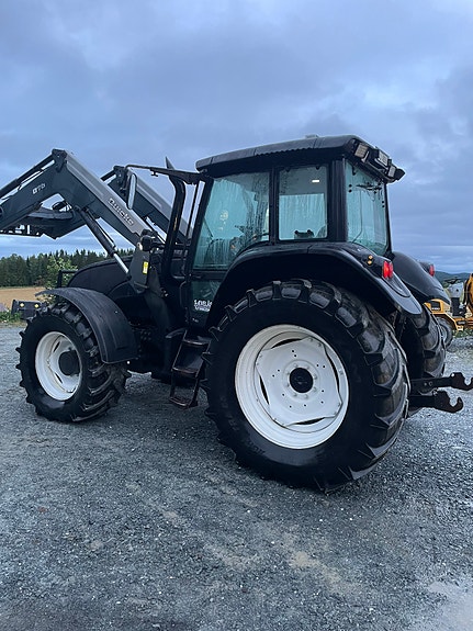 Valtra T180 6 of 13