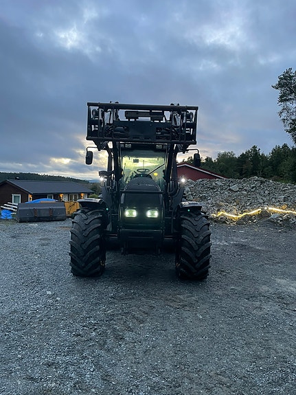 Valtra T180 2 of 13