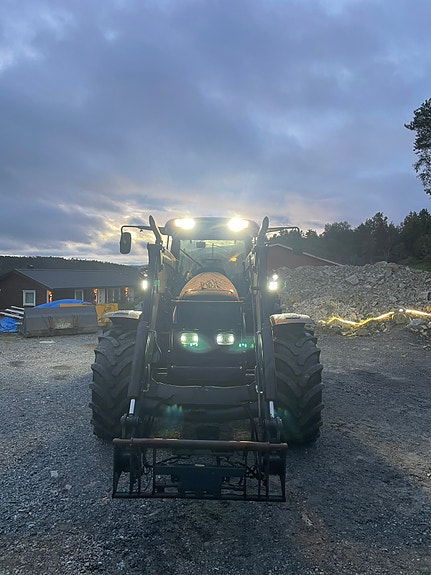 Valtra T180 7 of 13