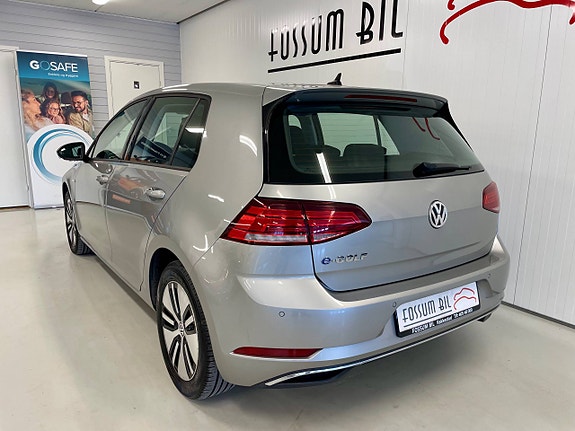 Volkswagen e-Golf VII 16 of 30