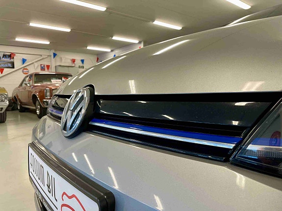 Volkswagen e-Golf VII 22 of 30