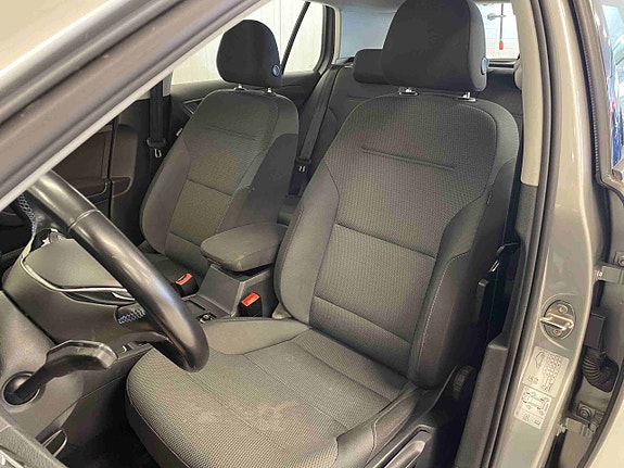 Volkswagen e-Golf VII 29 of 30