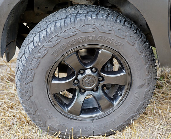 Toyota HiLux 12 of 19