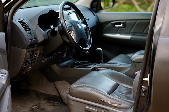 Toyota HiLux 8 of 19