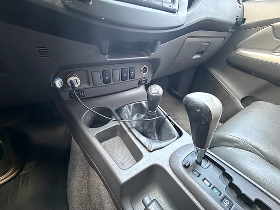 Toyota HiLux 9 of 19