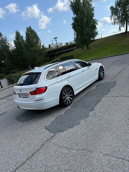 BMW 520d 4 of 30