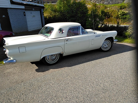 Ford Thunderbird 11 of 24