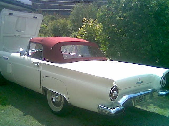 Ford Thunderbird 16 of 24