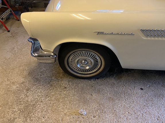 Ford Thunderbird 3 of 24