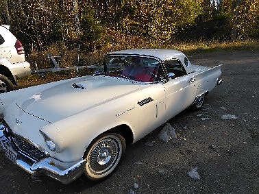 Ford Thunderbird 12 of 24