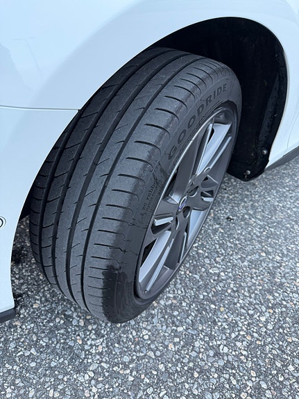 Volvo V40 Cross Country 5 of 24