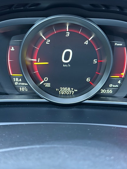 Volvo V40 Cross Country 12 of 24