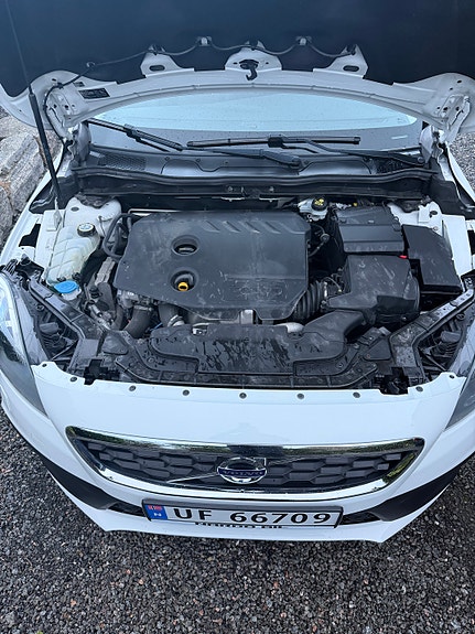 Volvo V40 Cross Country 20 of 24