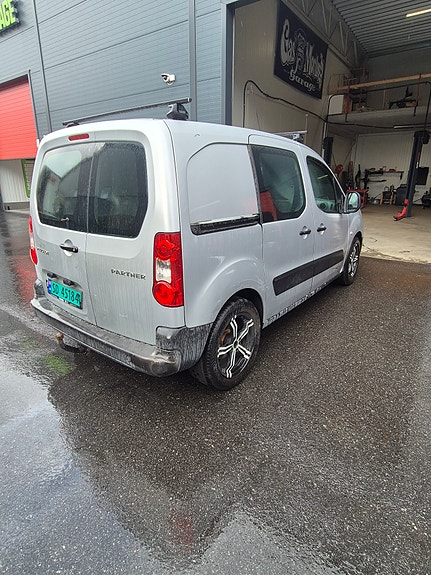 Peugeot Partner 5 of 8