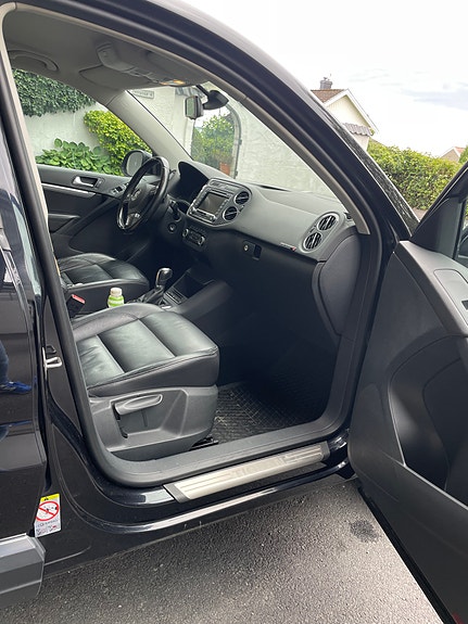 Volkswagen Tiguan 8 of 12