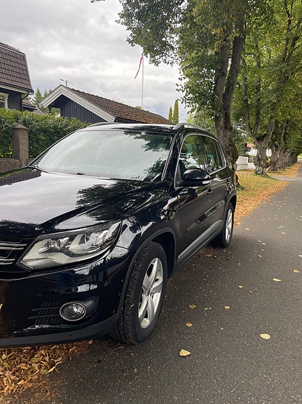 Volkswagen Tiguan 3 of 12
