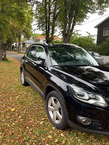 Volkswagen Tiguan 2 of 12