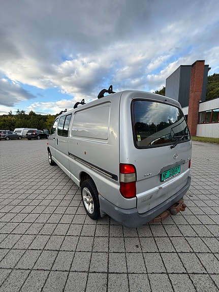 Toyota HiAce 5 of 30