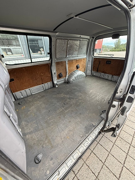 Toyota HiAce 12 of 30