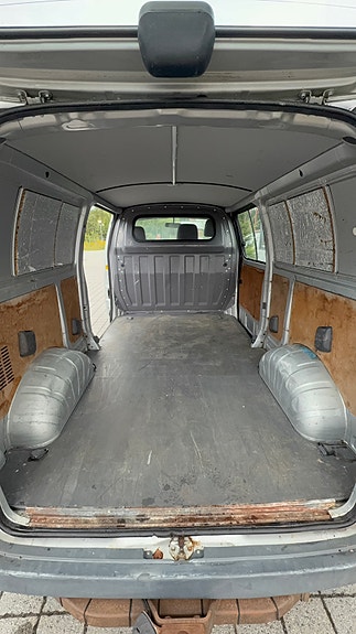 Toyota HiAce 11 of 30
